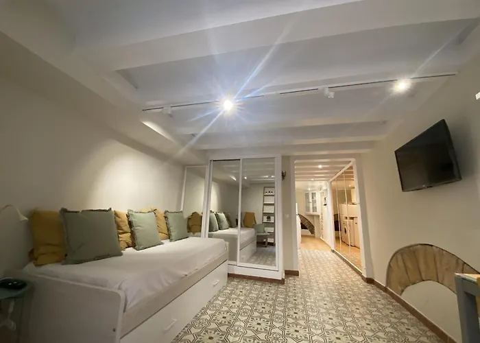 Tarracohomes, Th143 Old Town