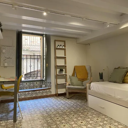 Tarracohomes, Th143 Old Town Apartment *