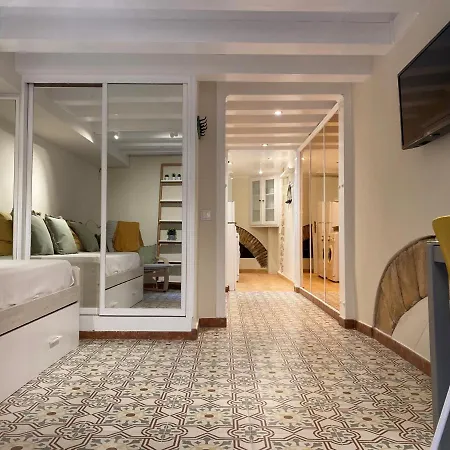 Διαμέρισμα Tarracohomes, Th143 Old Town